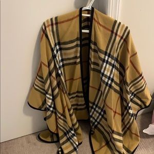 BURBERRY PATTERN PONCHO